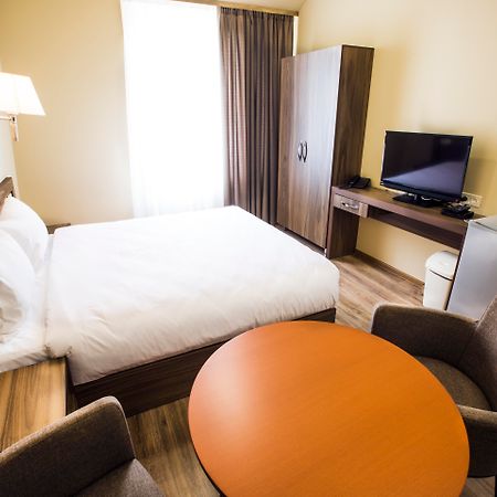 Yerevan Deluxe Hotel Екстер'єр фото