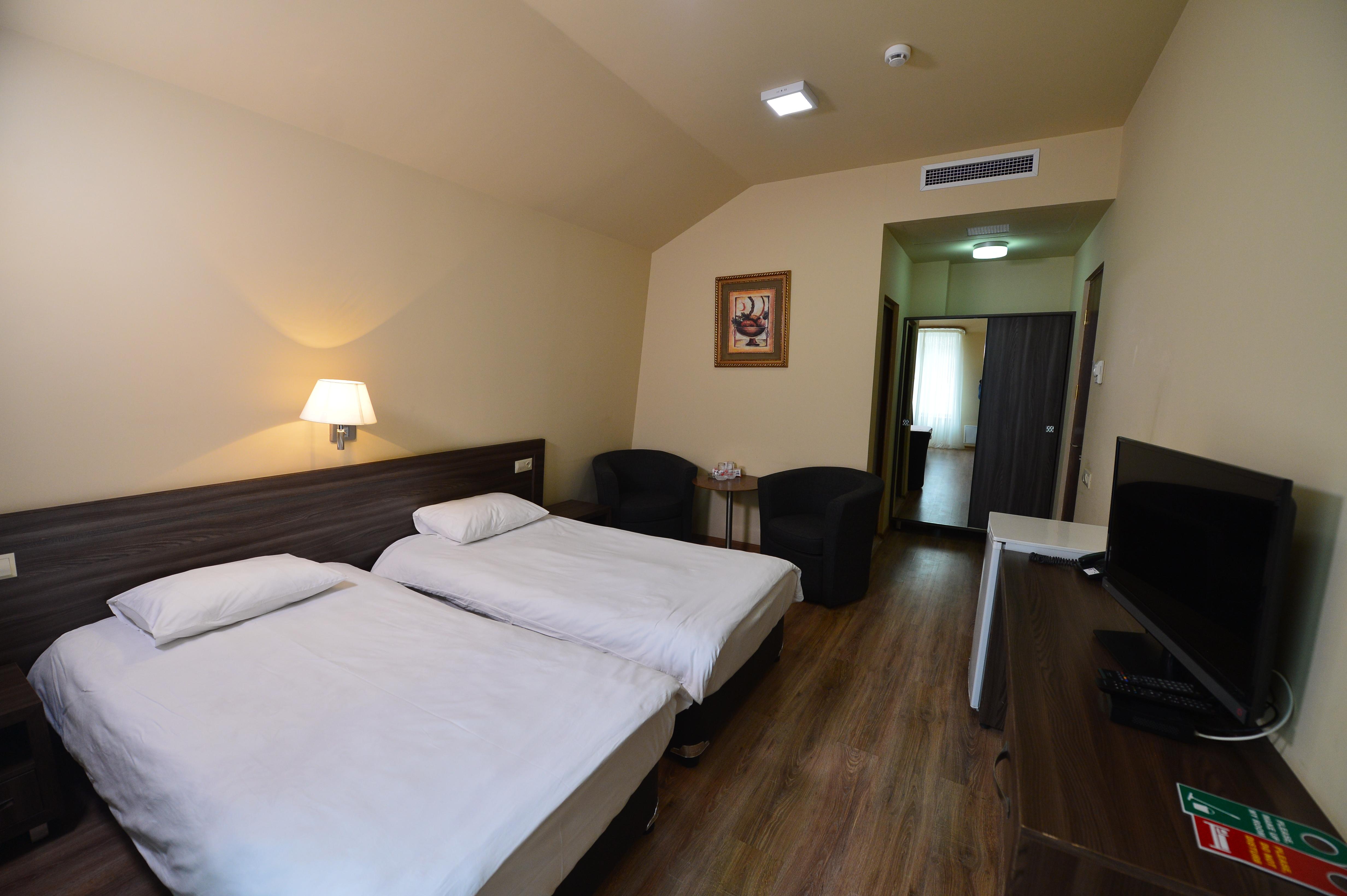 Yerevan Deluxe Hotel Екстер'єр фото