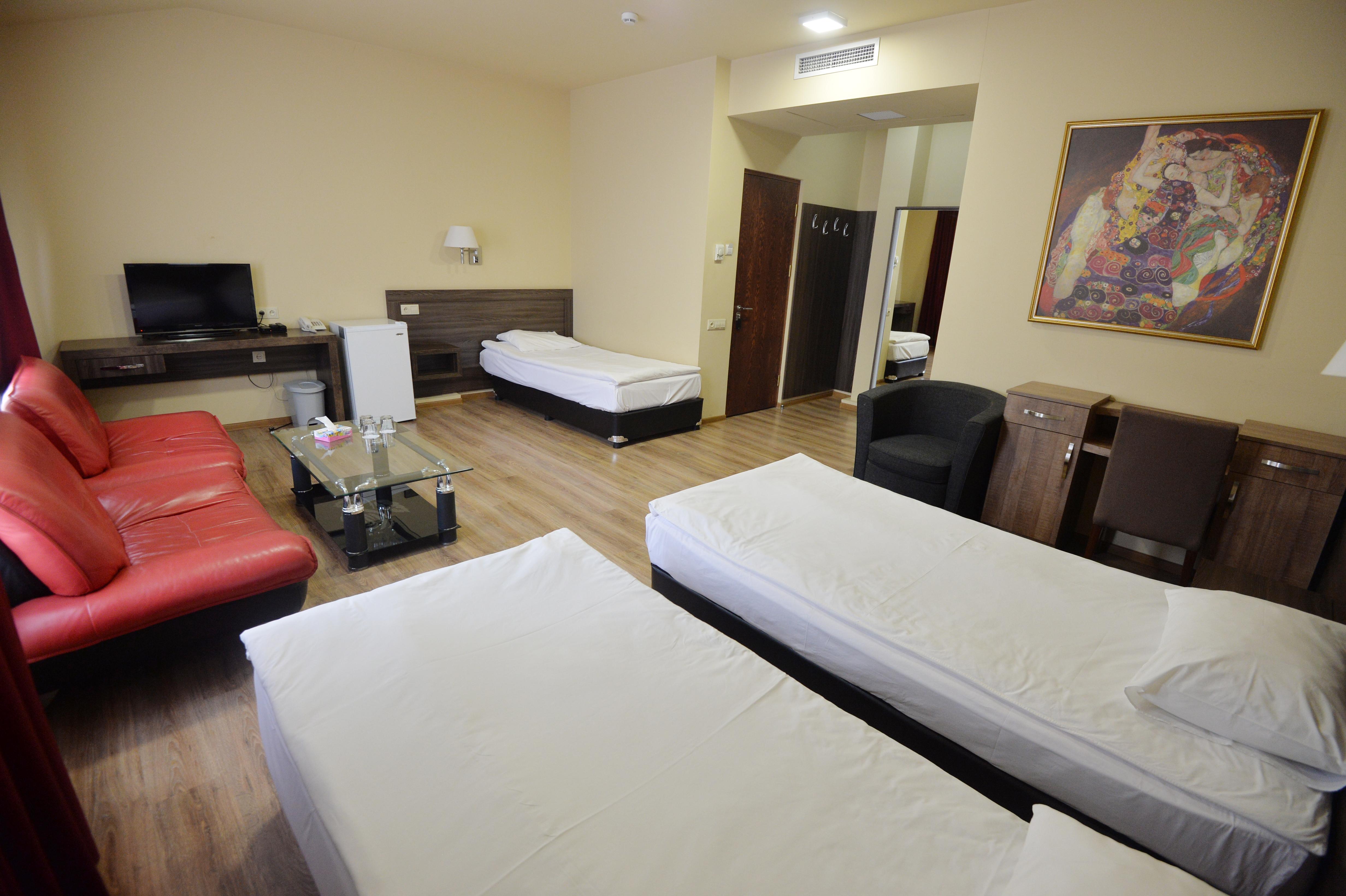 Yerevan Deluxe Hotel Екстер'єр фото