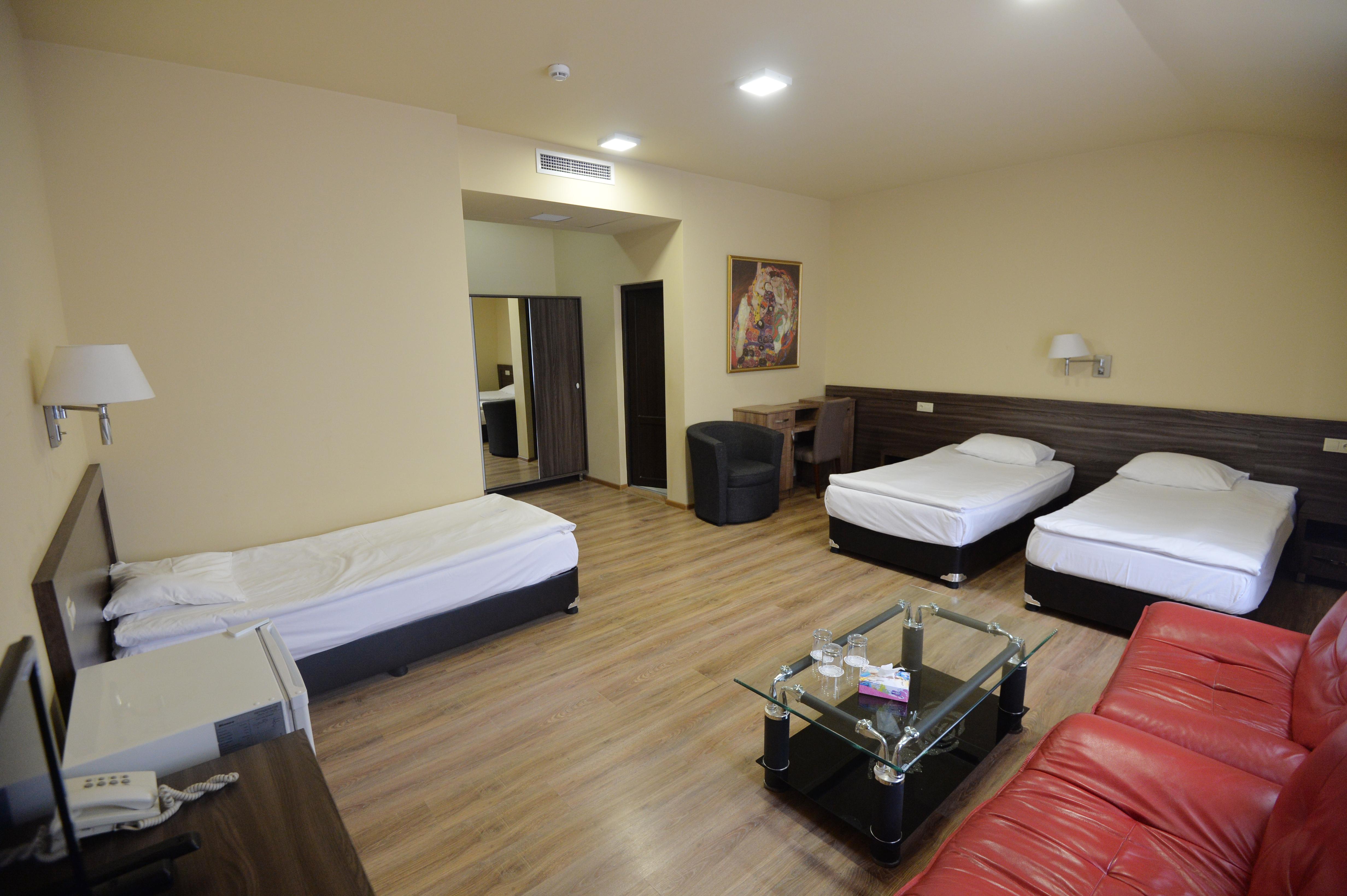 Yerevan Deluxe Hotel Екстер'єр фото