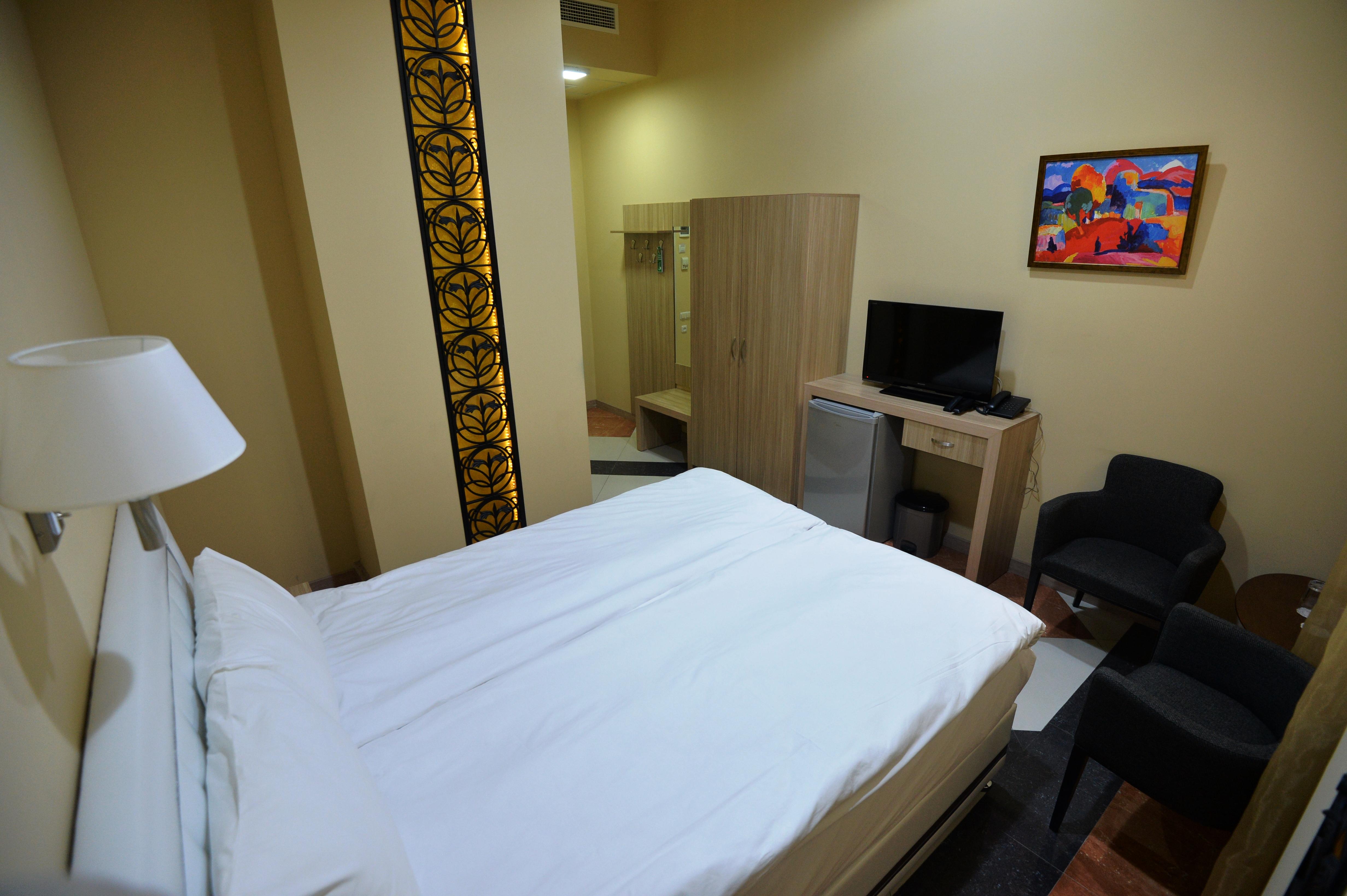 Yerevan Deluxe Hotel Екстер'єр фото