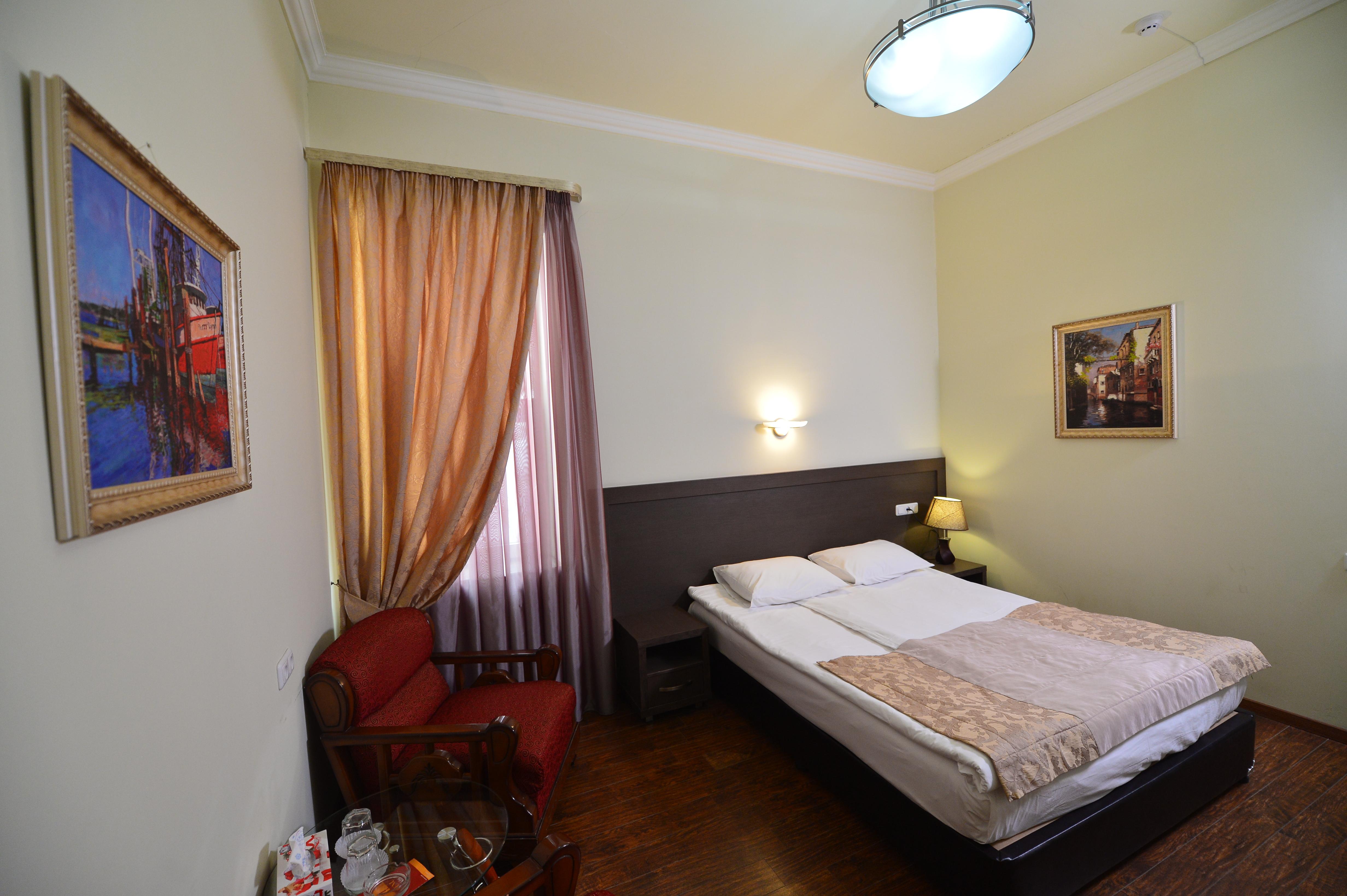 Yerevan Deluxe Hotel Екстер'єр фото
