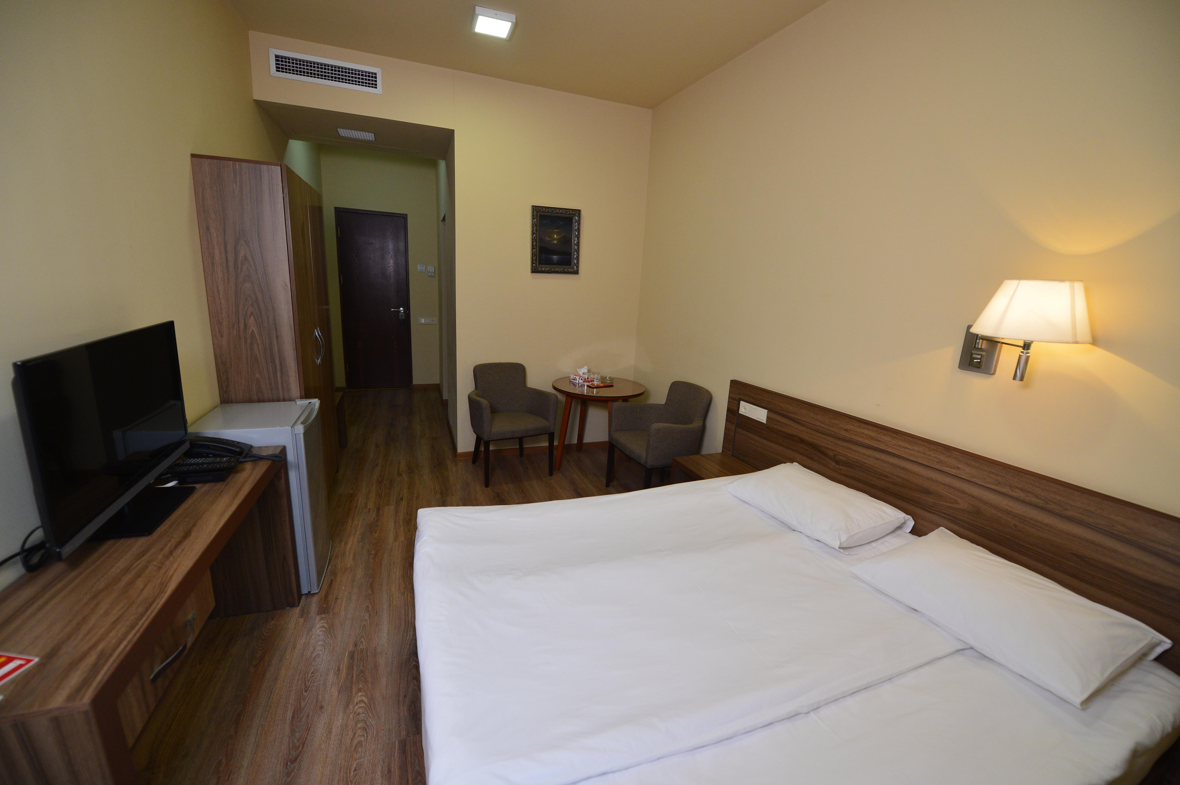Yerevan Deluxe Hotel Екстер'єр фото