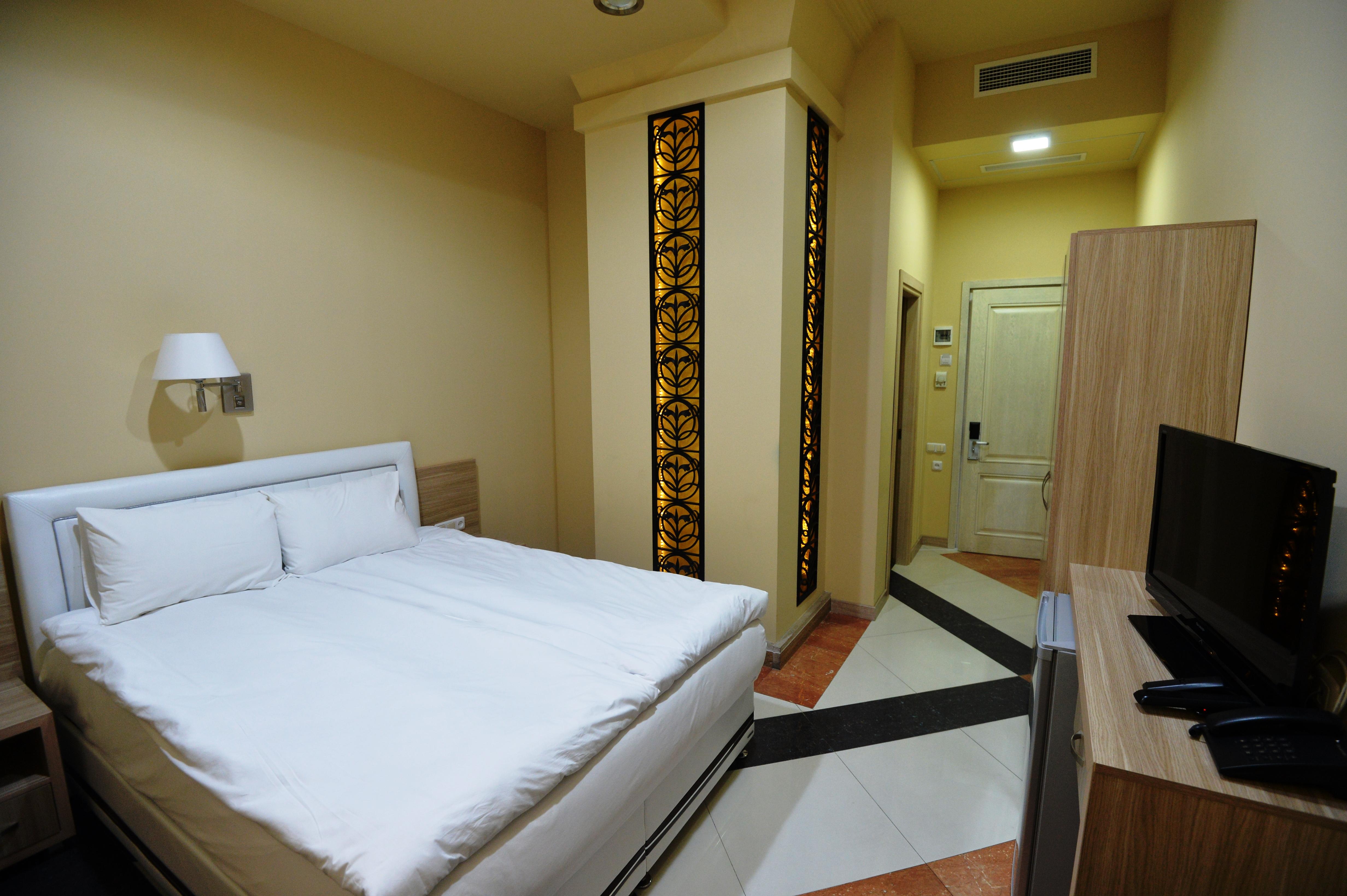 Yerevan Deluxe Hotel Екстер'єр фото