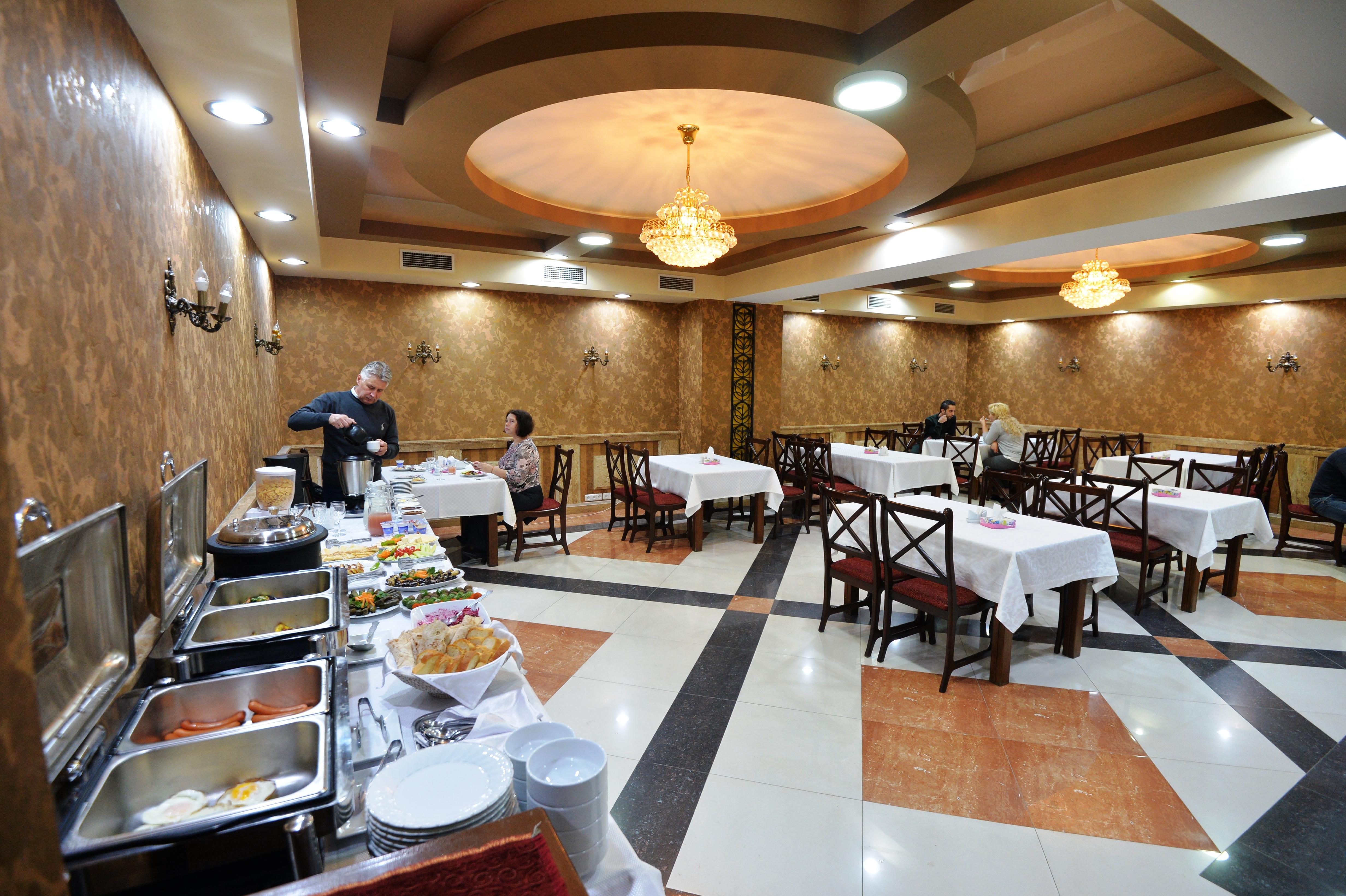 Yerevan Deluxe Hotel Екстер'єр фото