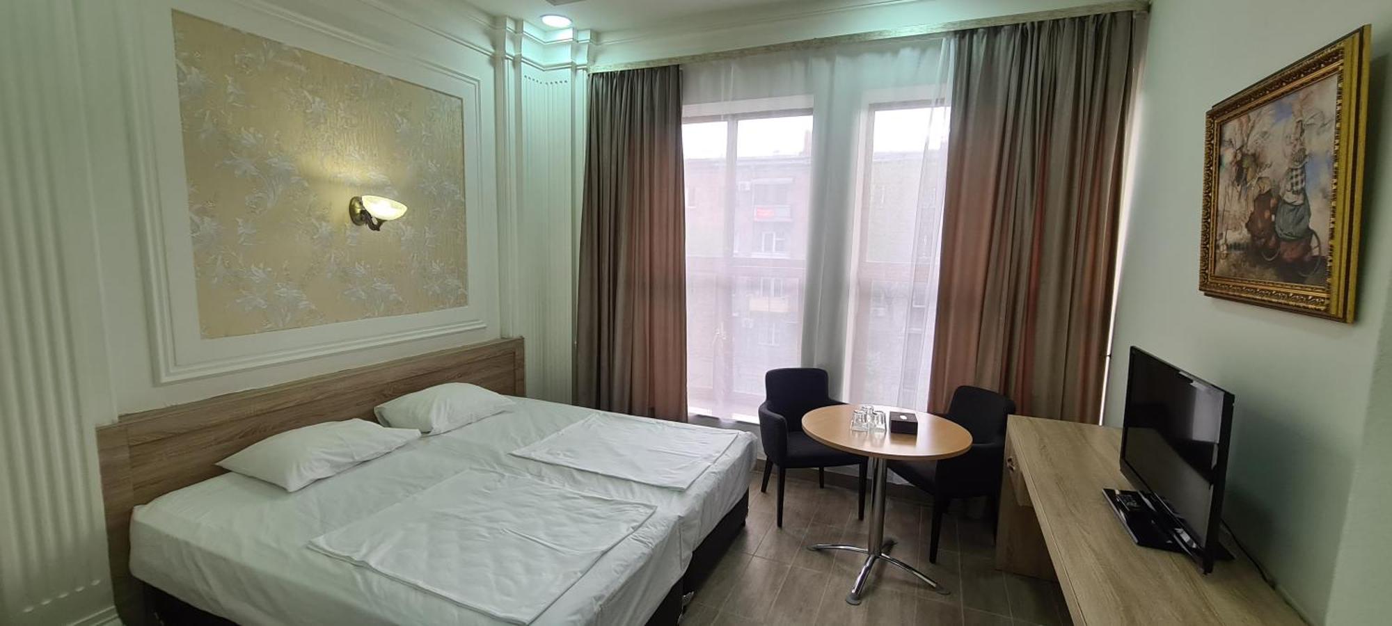 Yerevan Deluxe Hotel Екстер'єр фото
