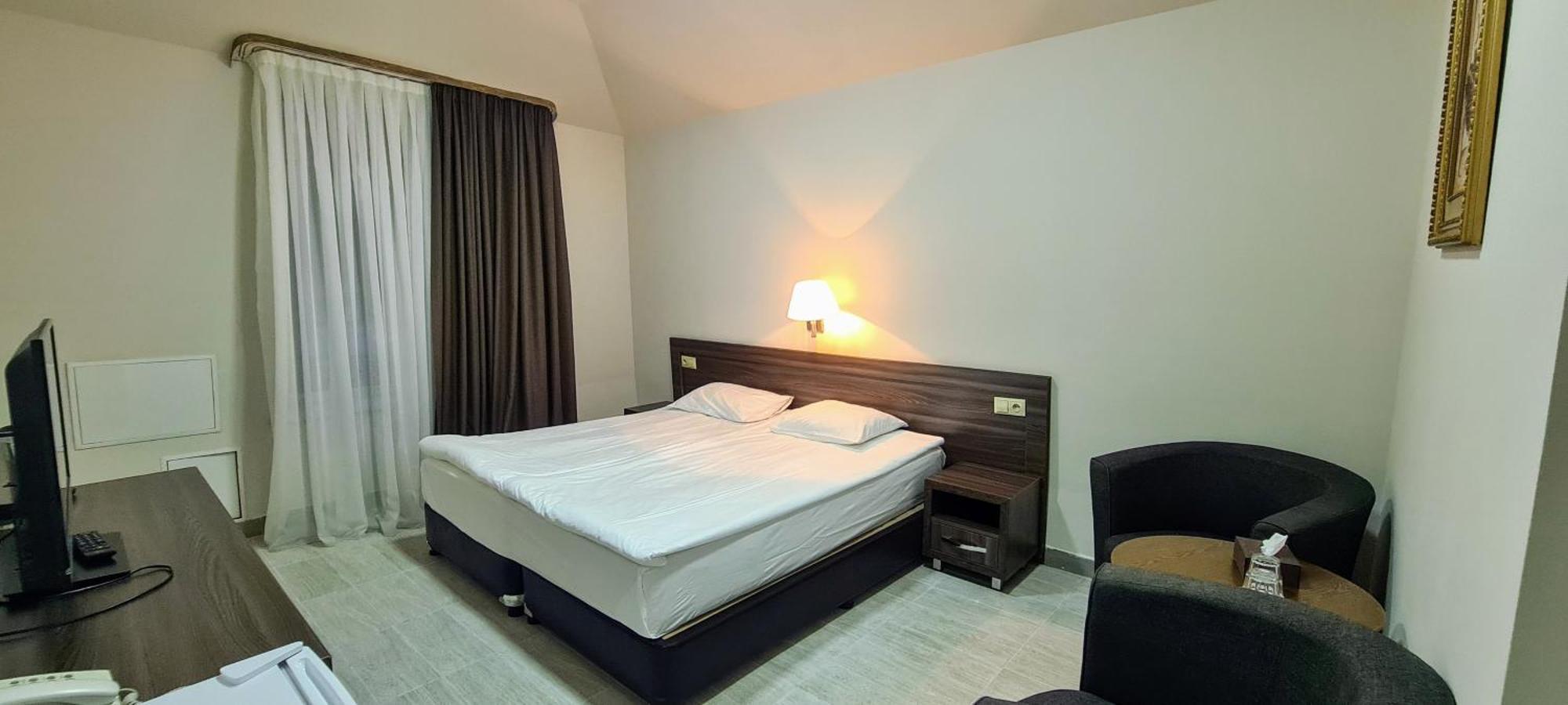Yerevan Deluxe Hotel Екстер'єр фото